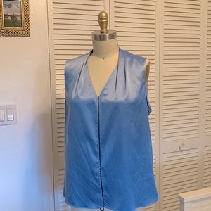 T TAHARI top